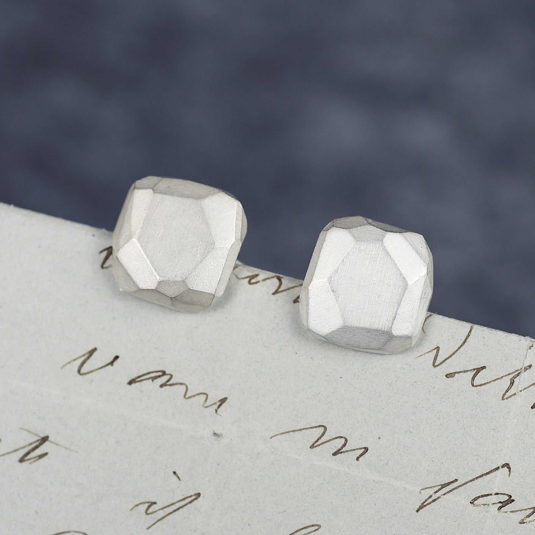 Ice Facet Studs
